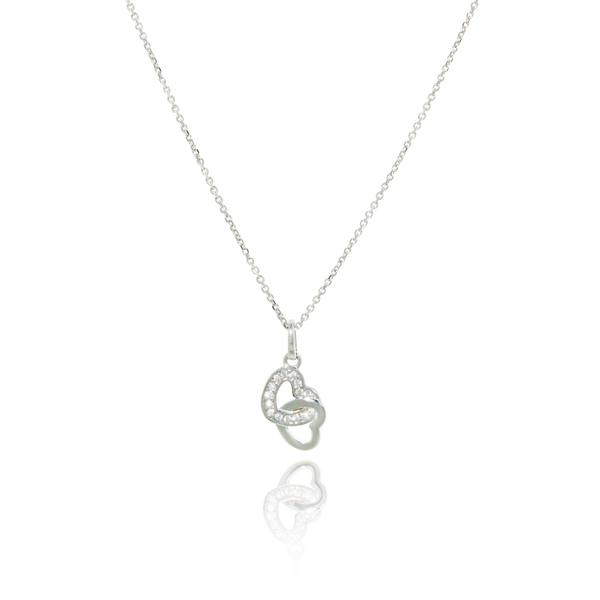 Collier orné d’un pendentif en forme de cœurs entrelacés, lisse et serti de zirconiums, monté sur une chaine maille forçat massive, en Or Blanc 18 Carats - 750/000.  Symbole d'amitié ou de séduction, chaînes et colliers n'ont qu'un but : sublimer votre cou.    CARACTERISTIQUES :  Poids (gr) : 2.73 Longueur (cm) : 42.00 Largeur (mm) : 8.70 Matière : Or 18 Carats - 750/000 18874-18810