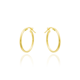 Boucles d'oreilles créoles lisses en Or Jaune, 18 Carats - 750/000.  Les créoles, véritables accessoires de mode intemporelles, ajoutent une touche d'élégance à n'importe quelle tenue.    CARACTERISTIQUES :  Epaisseur (mm) : 1.50 Poids en 1cm (gr) : 0.76     Poids en 2cm (gr) : 1.00 Matière : Or 18 Carats - 750/000 19624-19621