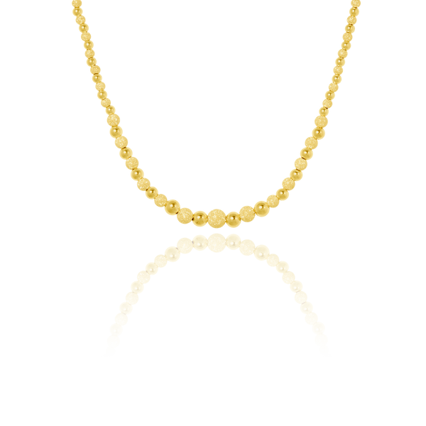 Collier Grain d'Or dégradé lisse et diamanté, enfilé sur une chaîne maille forçat massive, en Or Jaune 18 Carats - 750/000.  Symbole d'amitié ou de séduction, chaînes et colliers n'ont qu'un but : sublimer votre cou.    CARACTERISTIQUES :  Longueur (cm) : 45.00         Diamètre Grain central (mm) : 6.00 Poids (gr) : 7.02 Matière : Or 18 Carats - 750/000 20003