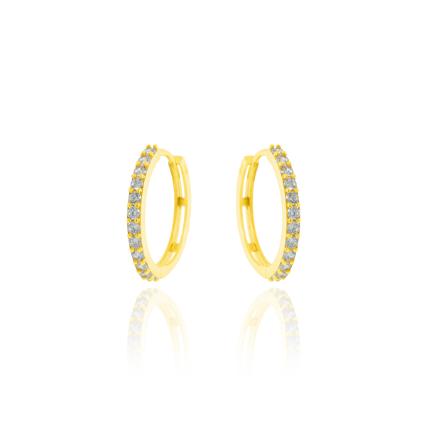 Boucles d'oreilles créoles serties de zirconiums en Or Jaune, 18 Carats - 750/000.  Les créoles, véritables accessoires de mode intemporels, ajoutent une touche d'élégance à n'importe quelle tenue.   CARACTERISTIQUES :  Diamètre (cm) : 1.70 Epaisseur (mm) : 1.70 Poids (gr) : 2.42    Matière : Or 18 Carats - 750/000 20043