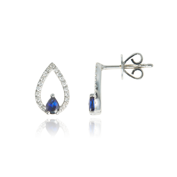 Boucles d'oreilles en forme de goutte, serties de diamants et ornées d'un saphir, en Or Blanc 18 Carats - 750/000.  Offrir une boucle d'oreille c'est être sûr que le cadeau plaira.    CARACTERISTIQUES :  Poids (gr) : 2.35 Motif L x l (mm) : 9.55 x 7.50 Nombre de diamants : 38     Carats : 0.20  Nombre de saphir : 2            Carats : 0.46 Matière : Or 18 Carats - 750/000 20098 