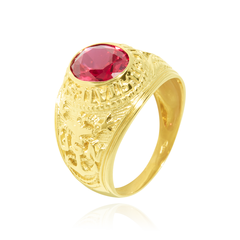 Chevalière ovale, gravée US Navy et sertie d'un zirconium rouge, en Or Jaune 18 Carats- 750/000  La chevalière est le bijou indémodable qui a su traverser les époques pouvant se transmettre de père en fils.   CARACTERISTIQUES :  Motif central (mm) : 18.00 Epaisseur (mm) : 4.00 Poids (gr) : 12.45        Matière : Or 18 Carats - 750/000 20212 