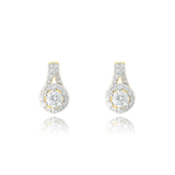 Boucles d'oreilles clous en forme de goutte, serties de diamants, en Or Jaune 18 Carats- 750/000.  Offrir une boucle d'oreille c'est être sûr que le cadeau plaira.   CARACTERISTIQUES :  Poids (gr) : 3.57 Nombre de diamant : 42 Carats : 0.67 Matière : Or 18 Carats - 750/000 20310