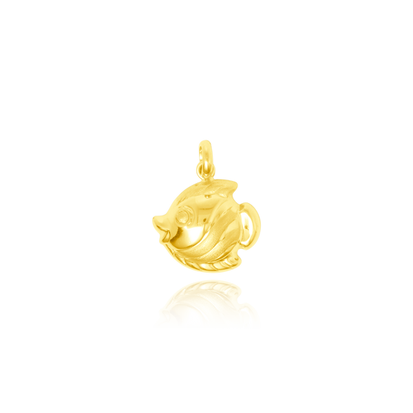 Pendentif en forme de poisson en Or Jaune 18 Carats - 750/000.     CARACTERISTIQUES :  Dimensions H x l (mm) : 18.2 x 20.5 Poids (gr) : 3.54  Matière : Or 18 Carats - 750/000 1436 