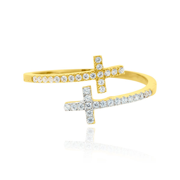 Bague double croix serties de zirconiums, Or Jaune et Or Blanc 18 Carats - 750/000.  Cinq possibilités d'embellir vos doigts, portez une de nos bagues.   CARACTERISTIQUES :  Motif central (mm) : 9.40 Epaisseur (mm) : 1.36 Poids (gr) : 1.77  Matière : Or 18 Carats - 750/000 18676