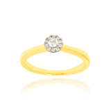 Solitaire, serti de diamants ronds, en Or Jaune et Or Blanc 18 Carats - 750/000   CARACTERISTIQUES :   Largeur du corps (mm) : 2.10 Largeur motif (mm) : 5.70 Poids (gr) : 3.55 Nombre de diamant (au centre) : 1   -   Carats : 0.10   Nombre de diamants : 10   -   Carats : 0.060 Matière : Or 18 Carats - 750/000 19359