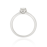 Solitaire, serti de diamants ronds, en Or Blanc 18 Carats - 750/000   CARACTERISTIQUES :   Largeur du corps (mm) : 2.00 Largeur motif (mm) : 5.40 Poids (gr) : 2.81 Nombre de diamant : 13 Carats : 0.202 Matière : Or 18 Carats - 750/000 19392 