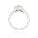 Solitaire poire, serti de diamants rond, en Or Blanc 18 Carats- 750/000   CARACTERISTIQUES :   Largeur du corps (mm) : 2.00 Motif (h x L) en mm : 12.10 x 9.60 Poids (gr) : 4.85 Nombre de diamants : 64      Carats : 0.503 Matière : Or 18 Carats - 750/000 19405 