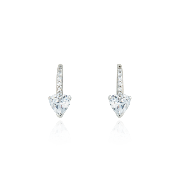 Boucles d'oreilles dormeuses serties de zirconiums en forme de cœur et rond, en Or Blanc, 18 Carats - 750/000.   Simples à arborer, les dormeuses sauront vous sublimer de jour comme de nuit.    CARACTERISTIQUES :  Longueur (mm) : 14.00 Poids (gr) : 2.18       Matière : Or 18 Carats - 750/000 19577