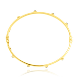 Jonc serti de 8 zirconiums clos, en Or Jaune 18 Carats - 750/000.  Qu'il soit classique ou fantaisiste, le bracelet saura sans conteste faire plaisir.     CARACTERISTIQUES :  Diamètre jonc (cm) : 6 Poids (gr) : 6.66 Matière : Or 18 Carats - 750/000 19972 