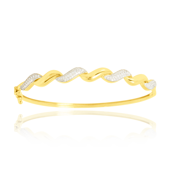 Jonc motifs vagues sertis de zirconiums, en Or Jaune et Or Blanc 18 Carats - 750/000.  Qu'il soit classique ou fantaisiste, le bracelet saura sans conteste faire plaisir.  CARACTERISTIQUES :  Diamètre jonc (cm) : 6.00 Poids (gr) : 8.68 Matière : Or 18 Carats - 750/000 20262 