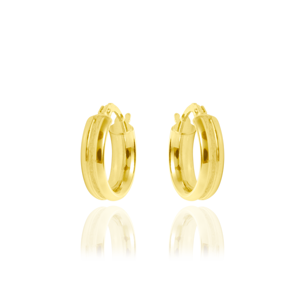 Boucles d'oreilles créoles bombées, lisses et mates en Or Jaune, 18 Carats - 750/000.  Les créoles, véritables accessoires de mode intemporels, ajoutent une touche d'élégance à n'importe quelle tenue.    CARACTERISTIQUES :  Diamètre (cm) : 1.00 Epaisseur (mm) : 4.00 Poids (gr) : 2.04 Matière : Or 18 Carats - 750/000 20272