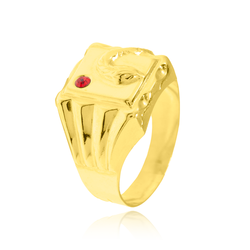 Chevalière serpent, sertie d'un zirconium rouge en Or jaune 18 Carats - 750/000  La chevalière est le bijou indémodable qui a su traverser les époques pouvant se transmettre de père en fils.