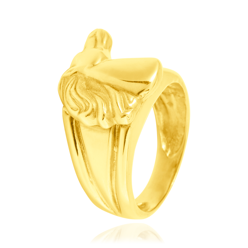 Chevalière, montée d'une tête de cheval 3D, en Or Jaune 18 Carats - 750/000.  La chevalière est le bijou indémodable qui a su traverser les époques pouvant se transmettre de père en fils.   CARACTERISITIQUES:   Largeur (mm) : 17.60 Poids (gr) : 13.10 Matière : Or 18 Carats - 750/000 5449 